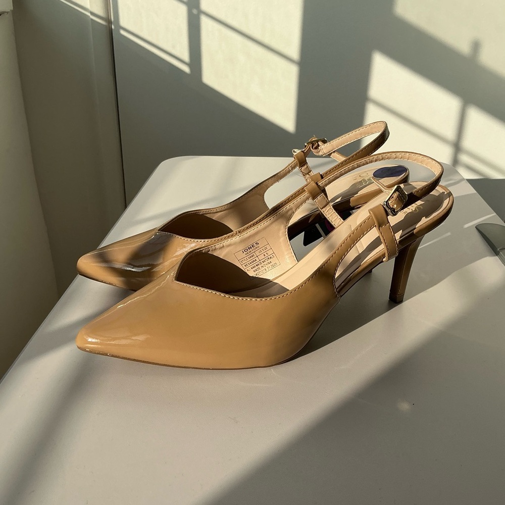 Jones New York Beige Patent Heels